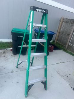 Werner Fiberglass Step Ladder