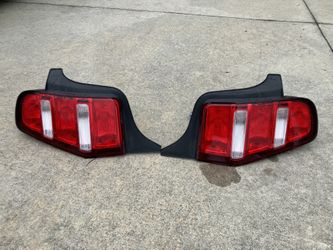 2010-2012 Ford Mustang OEM Sequential Tail Lights