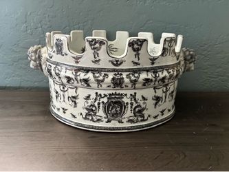 Vintage JUWC UNITED WILSON 1897 Porcelain Bowl. Decorative/ Ornate. Pre Owned.