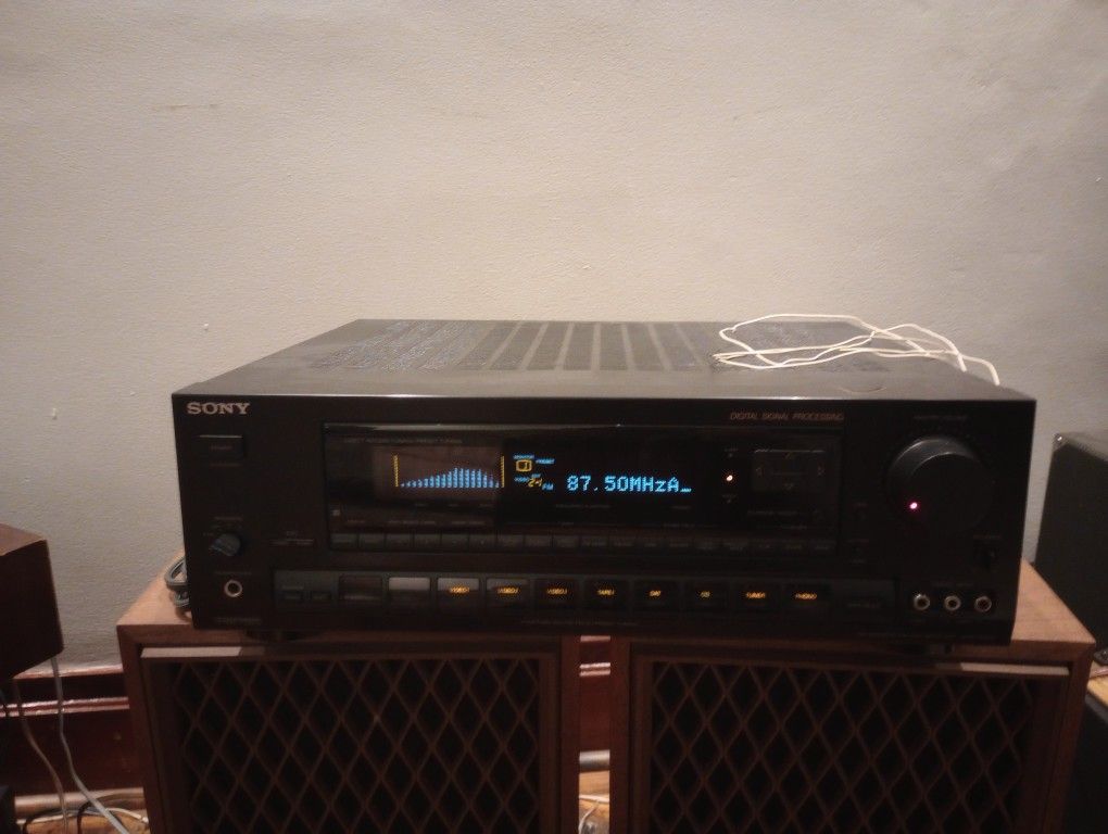 Vintage Sony STR-D1090 5.1 Channel 260W AM/FM Stereo Receiver NIB 1992 Deadstock