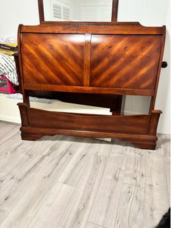 Queen Brown bed set