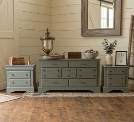 3pc Dresser & Nightstand Bedroom Set- local delivery available