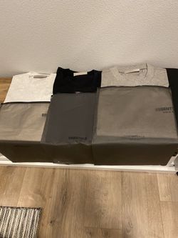 Essentials T-shirts Large