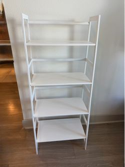 Ladder 4 tier shelf/ book shelf