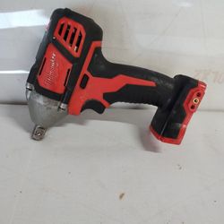 Milwaukee 18v 1/2 Inch Impact Wrench Square Drive