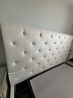 HB Cream. ** Queen size