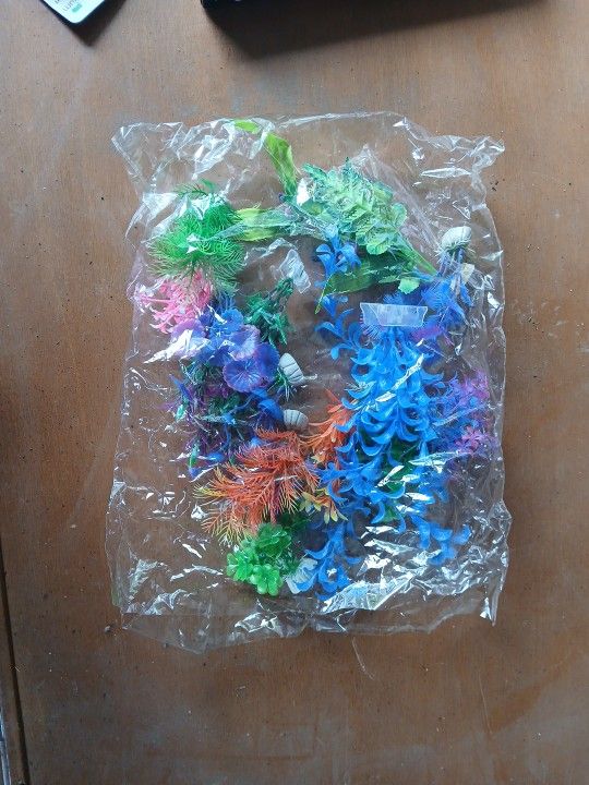 Fish Tank Decorations - 13 Pieces