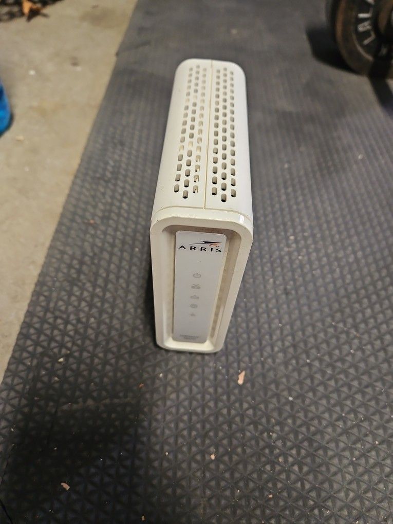 Arris Surfboard SB6141 Cable Modem 1GBs