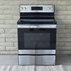 GE SMOOTH-TOP STAINLESS ELECTRIC RANGE 5.3 cu ft OVEN HOME KITCHEN APPLIANCE STOVE BAKE BROIL