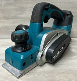 MAKITA XPK01 18V LXT Lithium-Ion 3-1/4 in. Cordless Planer (Tool-Only) (PO1022772)