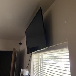 TCL 32 inch  $100 OBO