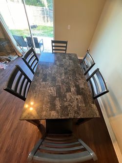 Dining table set