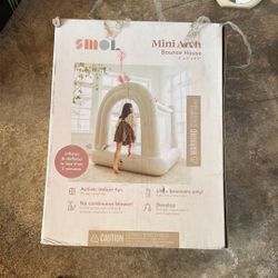 Mini Arch Bounce House 