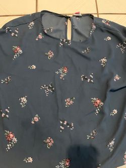 Women’s Blouse Size Medium