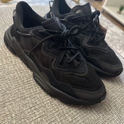 NEW ADIDAS MEN SIZE 9