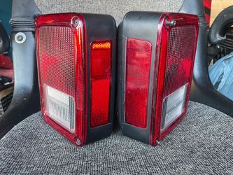 Jeep Wrangler Tail Light Assembly Pair