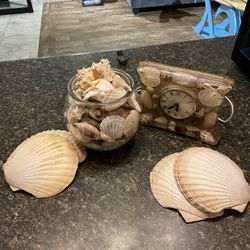 Functional Shell Clock With She’ll Decor And Bowl