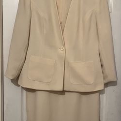 Skirt Suit By Karen Scott! Women Size 8.