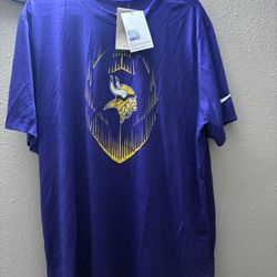T-Shirt Nike Tee, Dry Fit, Brand New Color Purple Size XL For Woman