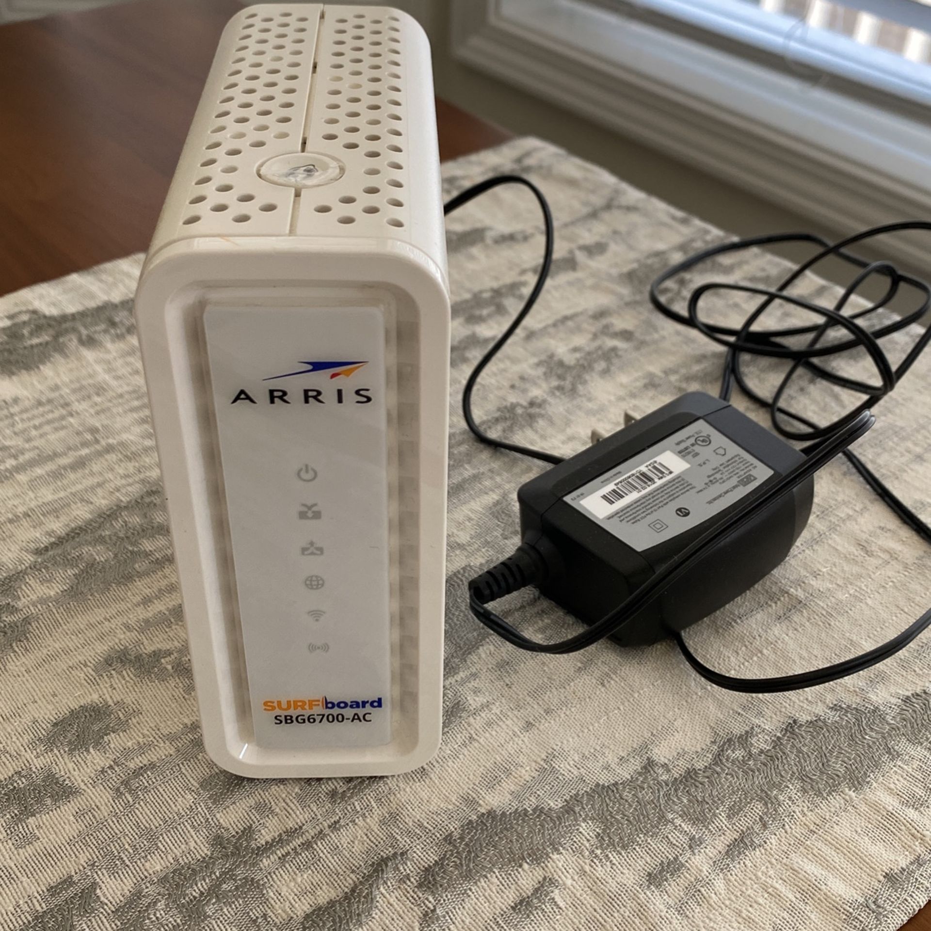 Arris Surfboard (SBG6700AC) DOCSIS 3.0 Cable Modem/WIFI Works! for