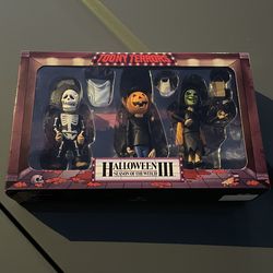NECA Halloween 3 Toony Terrors Trick or Treaters