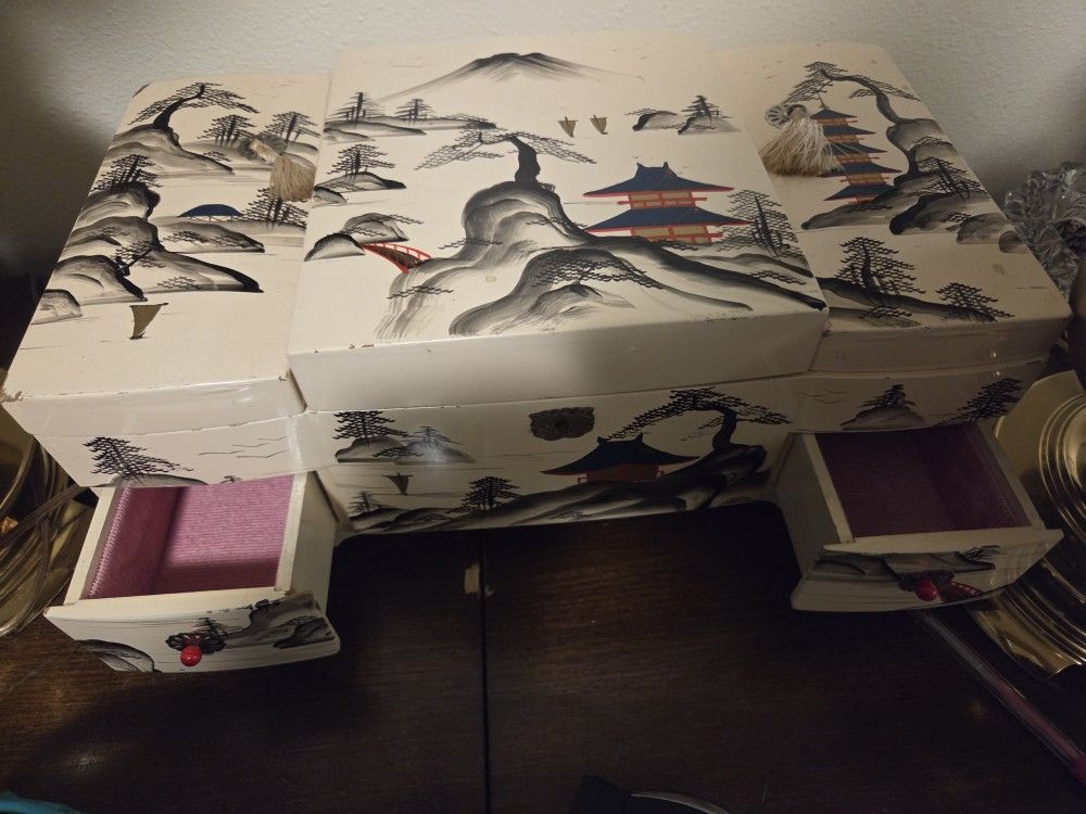 Modern Mid Century Musical Jewelry Box With Key 