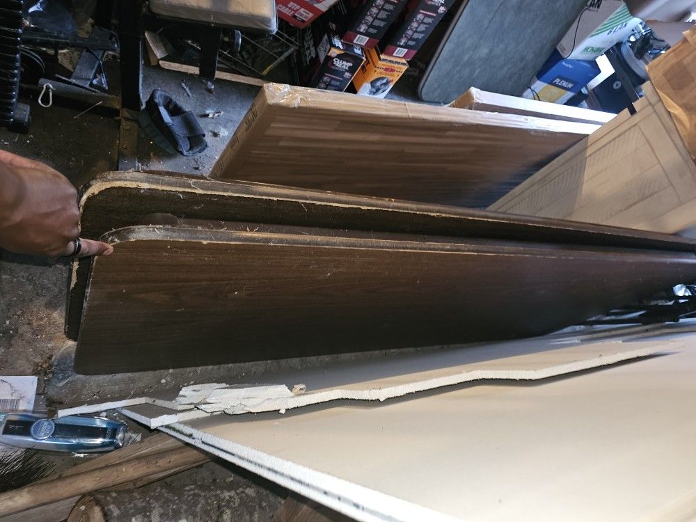 2 Folding Tables