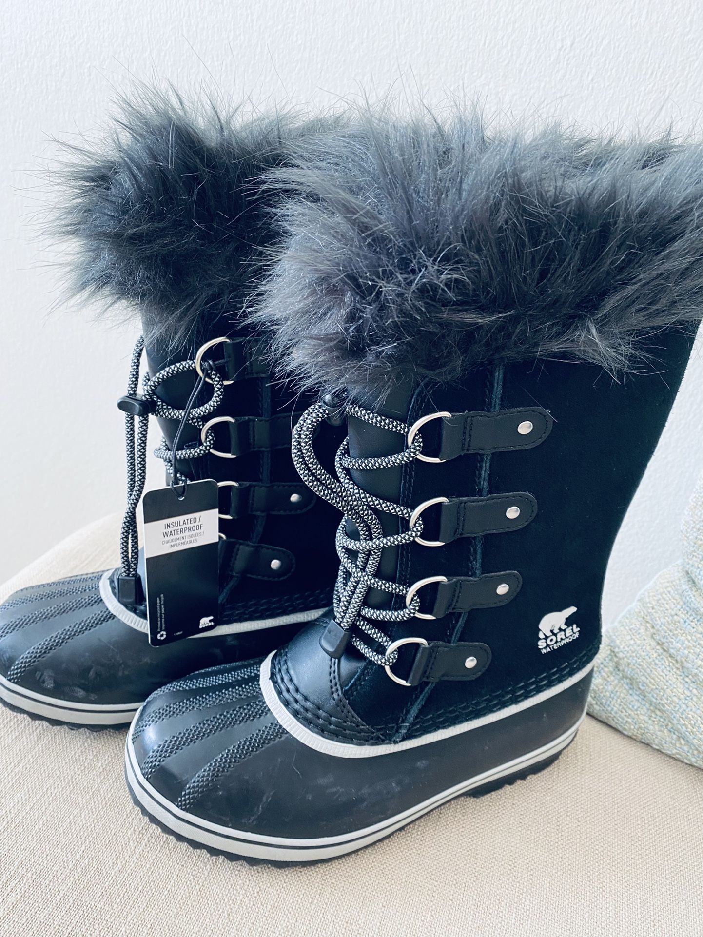 Sorel Boots  Size 4Brand New 