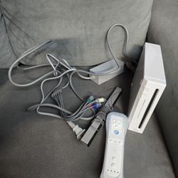 Nintendo Wii console with all hookups and controller tested working