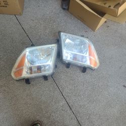 Nissan Pathfinder Truck Headlights