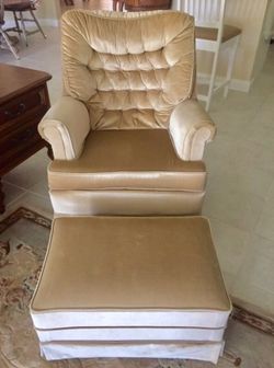 2 Chairs and Ottoman