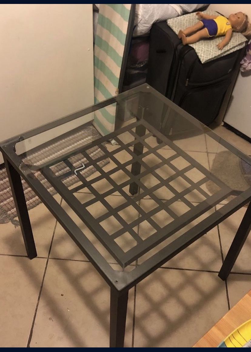 Free Black Metal Frame Glass Top Table
