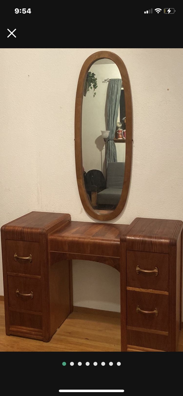 Beautiful mahogany vanity/desk and mirror