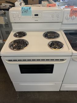 Immaculate Coil Top Stove White Works Perfectly. Warranty. Delivery Available. 2522 Market St Ft Myers 33901