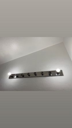 8-light vanity light bar