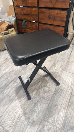 MUSIC CHAIR