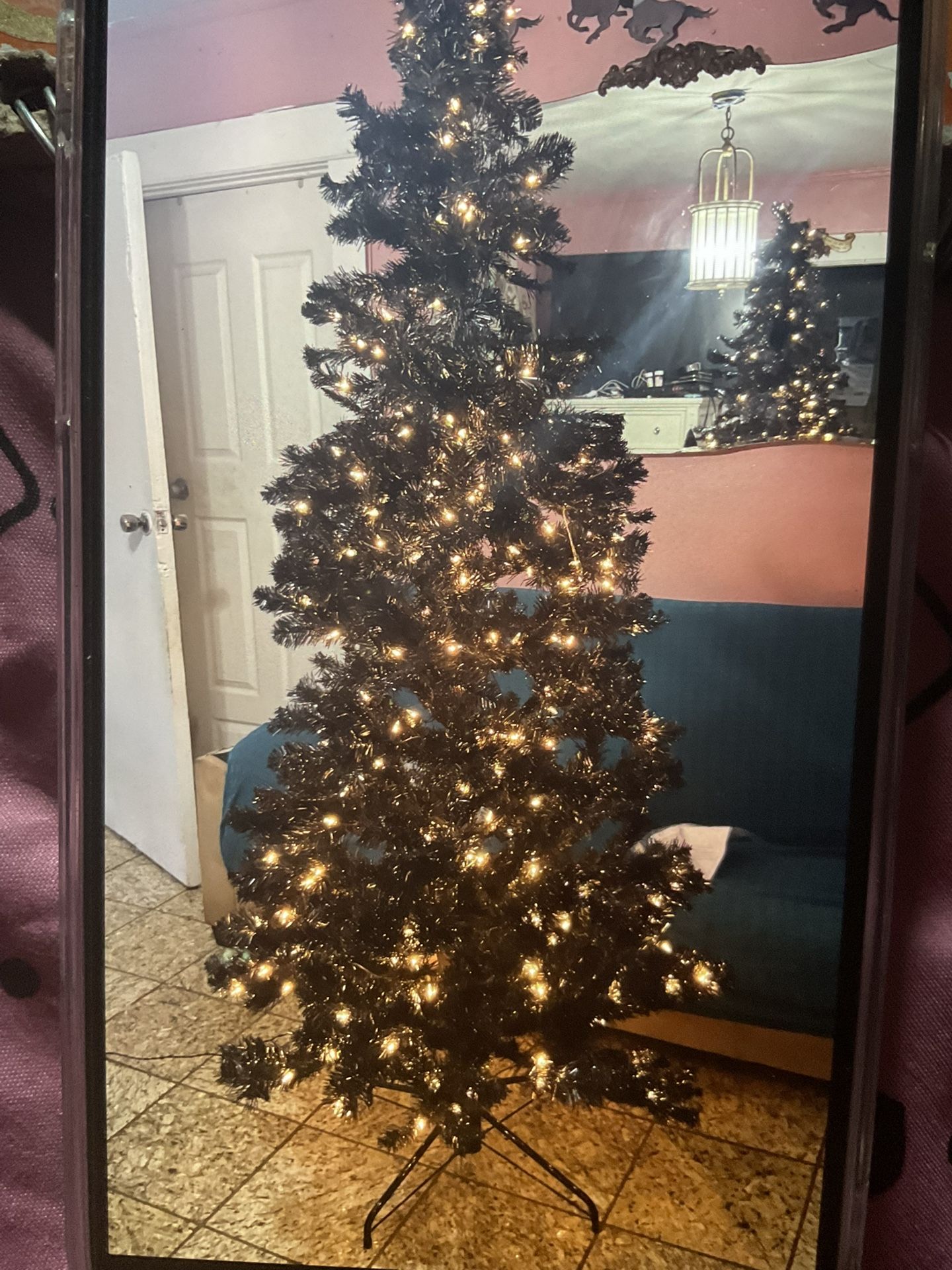 Bonito Árbol De Navidad Negro Con Luses