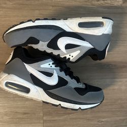Nike Shoes - Size 9