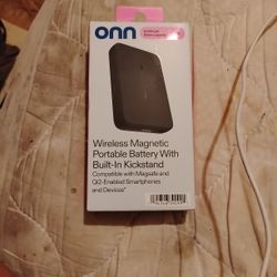 NIB ONN Wireless Magnetic Portable Battery With Built In Kickstand 