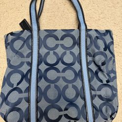 Coach Signature purse