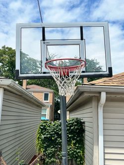 Lifetime 54” Acrylic Portable Basketball Hoop – Power Lift Adjustable – Excellent Condition