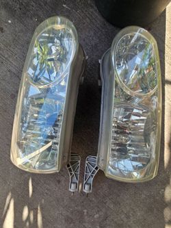 2001-2002 Toyota Corolla Headlights OEM