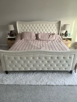 King Tufted Upholstered Bed Frame and matress