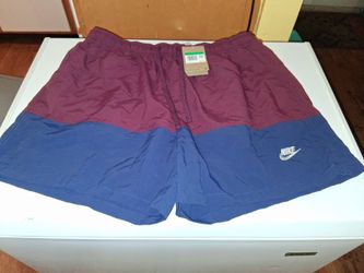 Men's nike club Woven color blocked shorts size XL  brand new burgundy blue