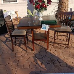 TABLE & CHAIRS TWO. !!