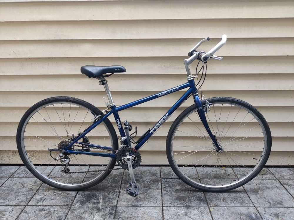 Trek 750 28" 700c 21-Speed Hybrid Commuter/Road Bike - Light Low 12" Frame - Easy Grip Shift - TUNED - Specialized Stand (MSRP $420)