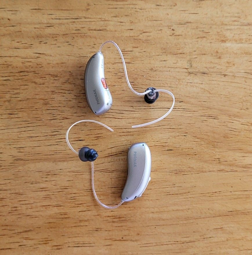 Phonak Hearing Aids P30-R _ Bluetooth Rechargeable Programmable _ 2 Cases & All Accessories
