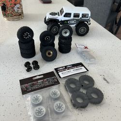 SCX24 Wheels & Tires, Weights And Battery 