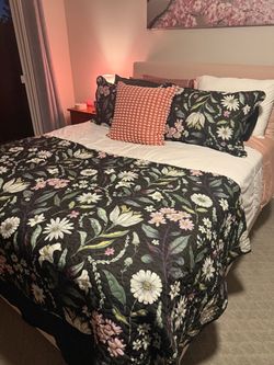Queen Floral Quilt Set + 2 Pillow Shams – $15