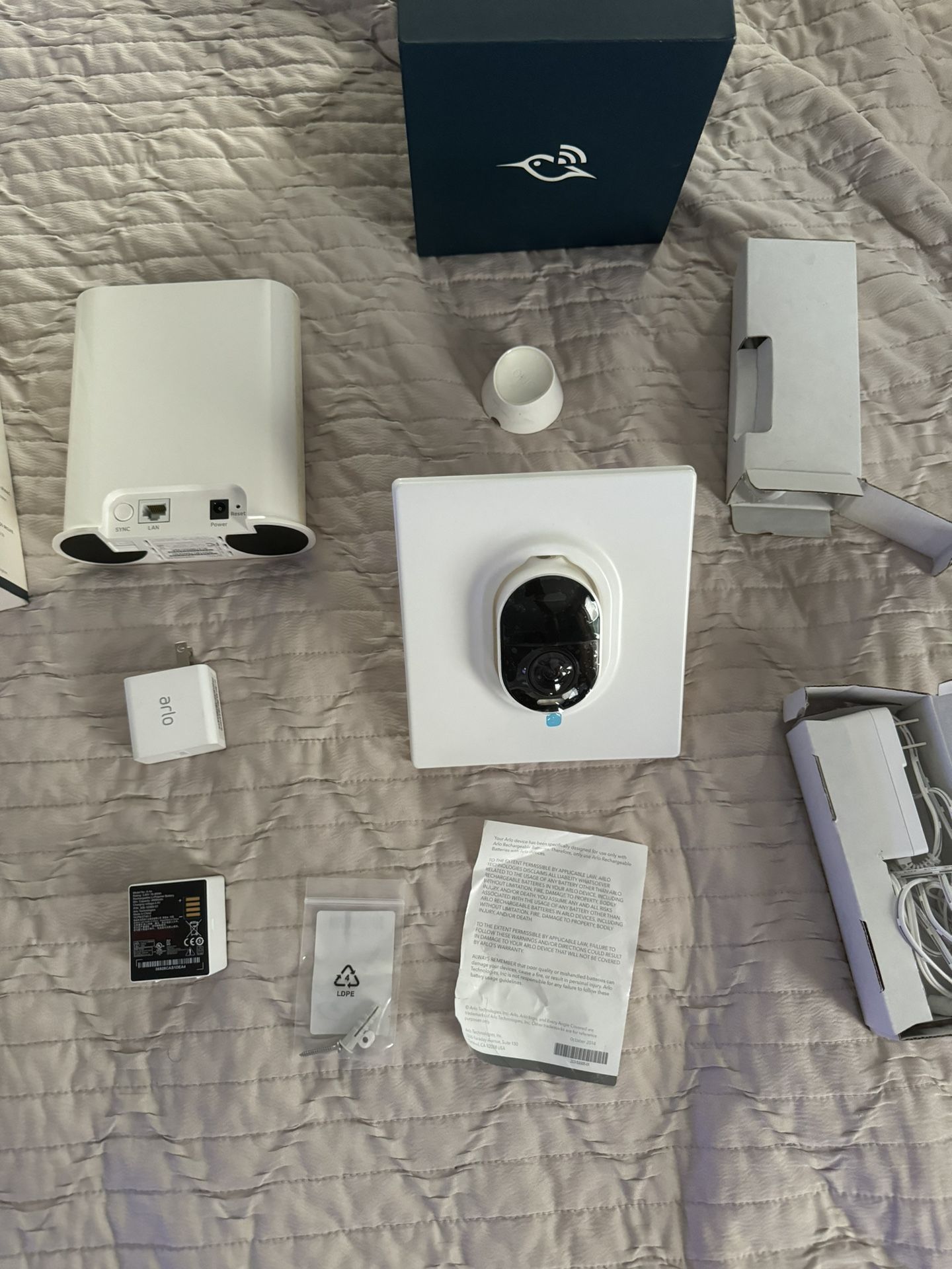 ARLO 4k UHD 1 Camera Full System